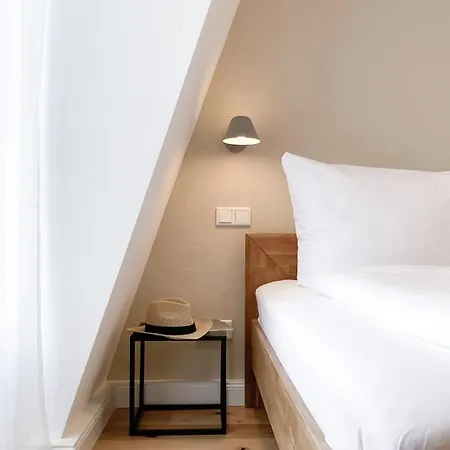 Am Dom Apartment *